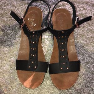 Buckle wedges